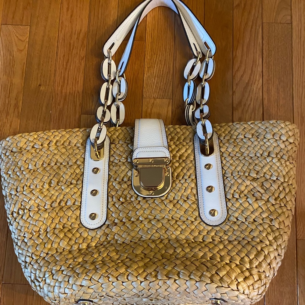 MICHAEL KORS STRAW AND WHITE BAG NWOT